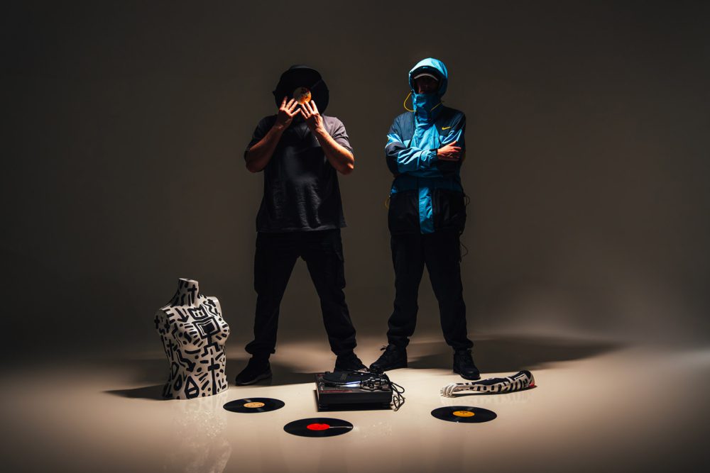 Elijah-&-Grundy-PressPic